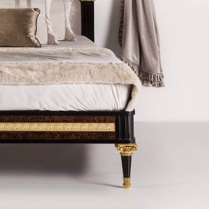 Chân Giường Trianon