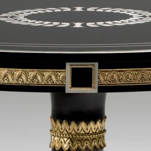 Mặt bàn tròn sảnh Wellington