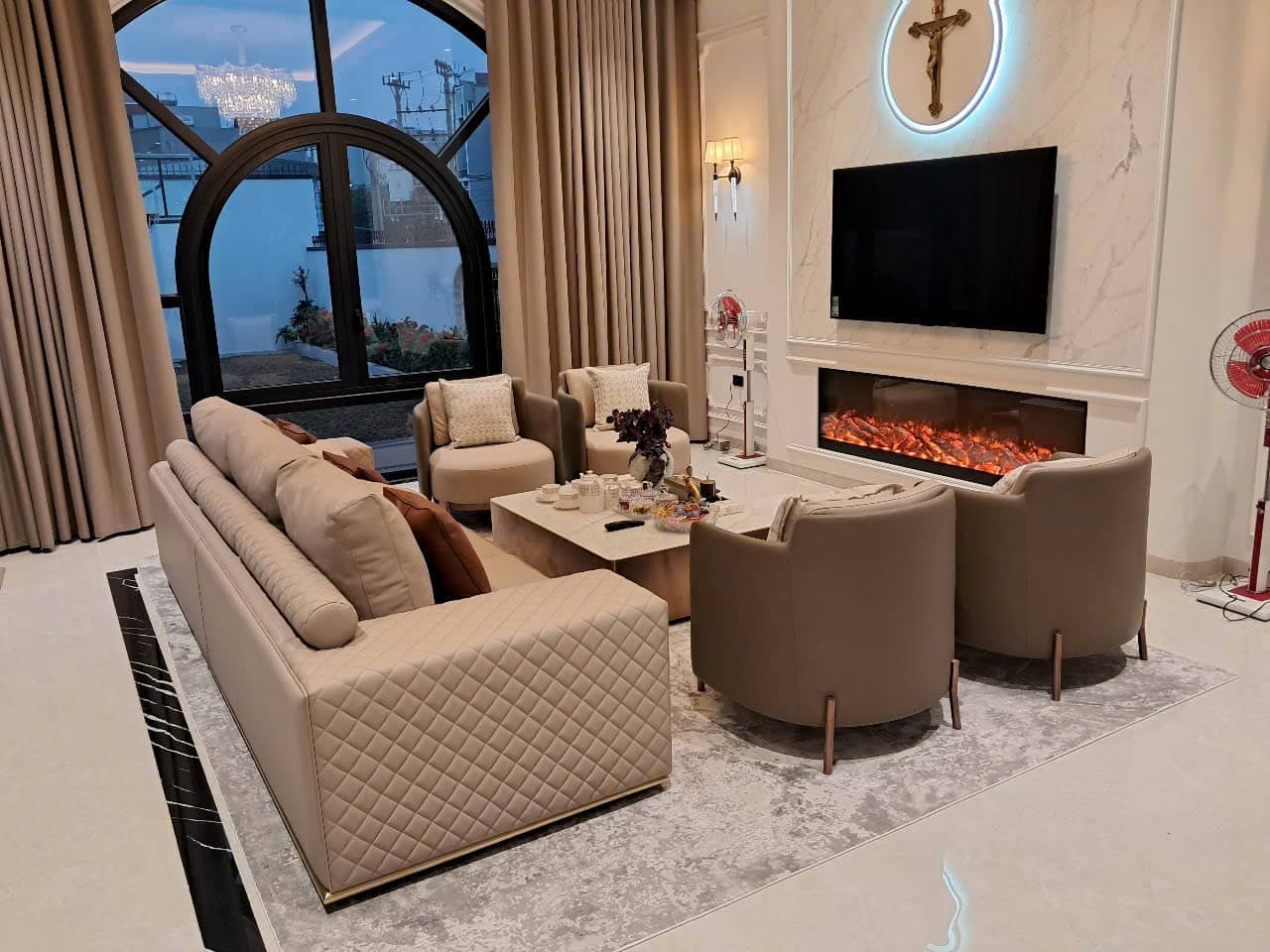 phòng khách nhà ống tân cổ điển hottrend nhất hiện nay